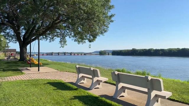 Bellevue Iowa Vacation смотреть онлайн