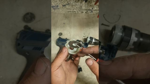 Bosch Drill manufacturing fault, Simple fix. смотреть онлайн