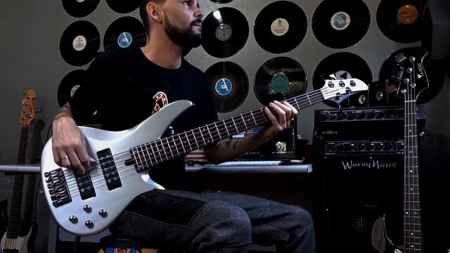 Baixo Yamaha RBX-375