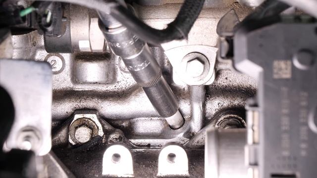 How to replace the glow plugs Qashqai mk1 2.0 dCi ♨️ смотреть онлайн