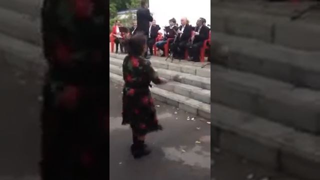 Танец бабушки смотреть онлайн