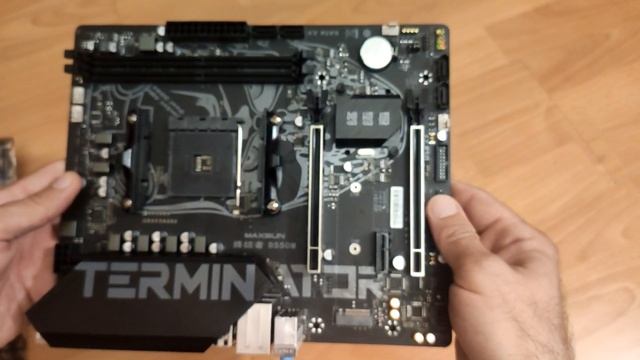 MaxSun B550M Terminator - Unboxing