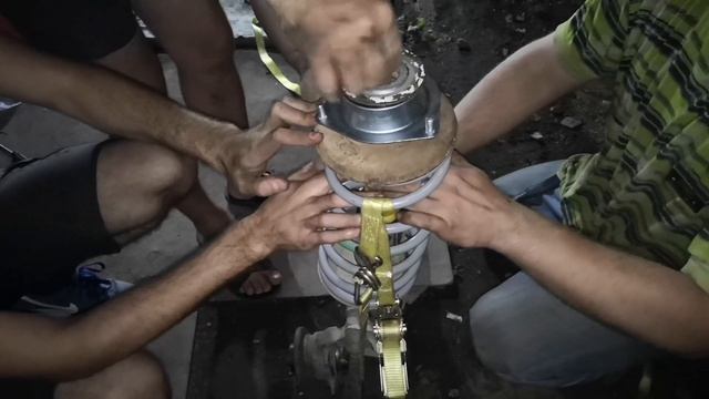 Как стянуть пружину без стяжек