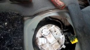 Замена фильтра насоса бензобака калина !