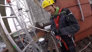 Страховка при работе на столбах с лестницы