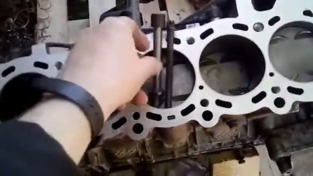 BMW M52 (TU) Резьба под головку блока ГБЦ