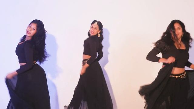 Aaja Nachle by Angela Choudhary | Madhuri Dixit | Sunidhi Chauhan | Bollywood Dance Choreography смотреть онлайн