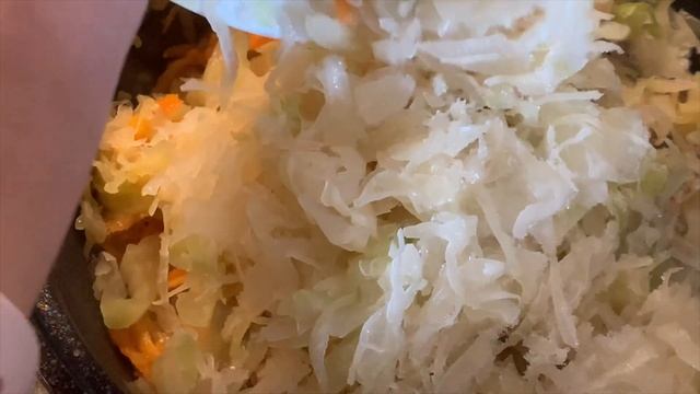 ТУШЕНАЯ КАПУСТА ОСОБЫМ СПОСОБОМ! ПАРА СЕКРЕТОВ ДЛЯ ИДЕАЛЬНОГО БЛЮДА, РЕЦЕПТ смотреть онлайн