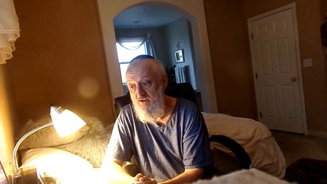 Ребе вы все больше мне нравитесь..где вы живете и т.д.?(Olga)