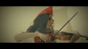 "и юный октябрь впереди"