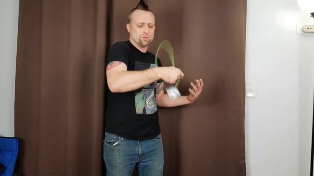 10 Flashy & Easy YoYo Tricks All YoYo Players Should Learn.