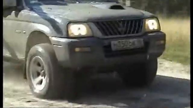 прикол.большие брызги. митсубиси л200 смотреть онлайн
