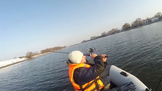 Lowrance 7 Tripleshot. Рыбалка с лодки. Открыли сезон.