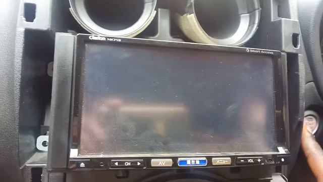 Clarion NX 712 LOADING