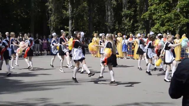 Танцевальный ансамбль "Вита" (флешмоб) смотреть онлайн