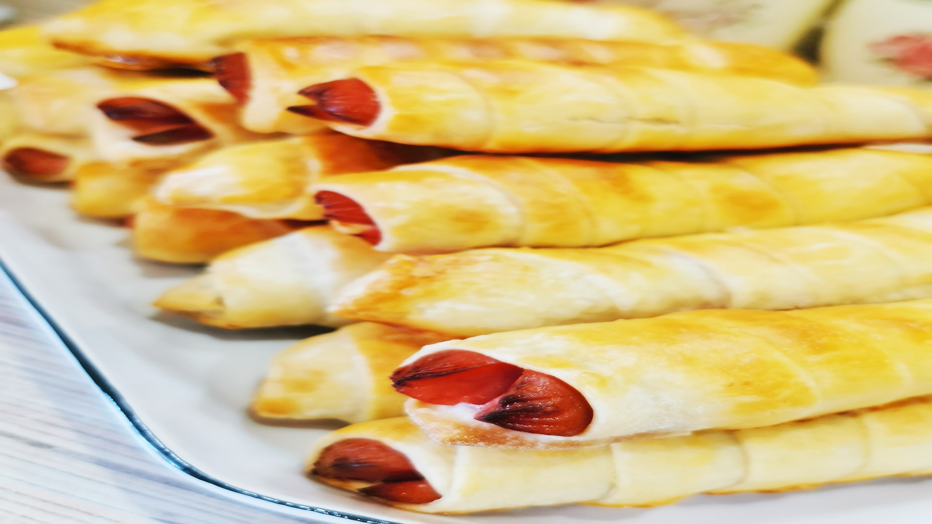 Сосиски в слоёном тесте. смотреть онлайн