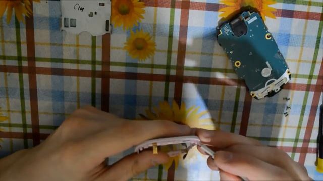 Вскрытие/Disassembly Samsung GT-C3510 смотреть онлайн