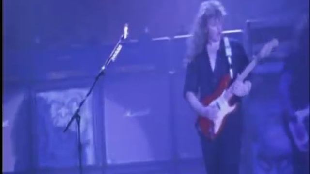 Helloween - Where The Rain Grows (Live) смотреть онлайн