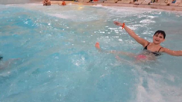 Аквапарк в Лужниках смотреть онлайн