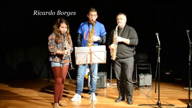 Concerto de Ano Novo 2016 - "Requeime Solo" Alunos de Saxofone смотреть онлайн