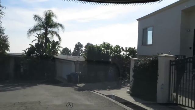 Tour of Blue Jay Way one of the best streets in the Bird Streets area of the Hollywood Hills. смотреть онлайн