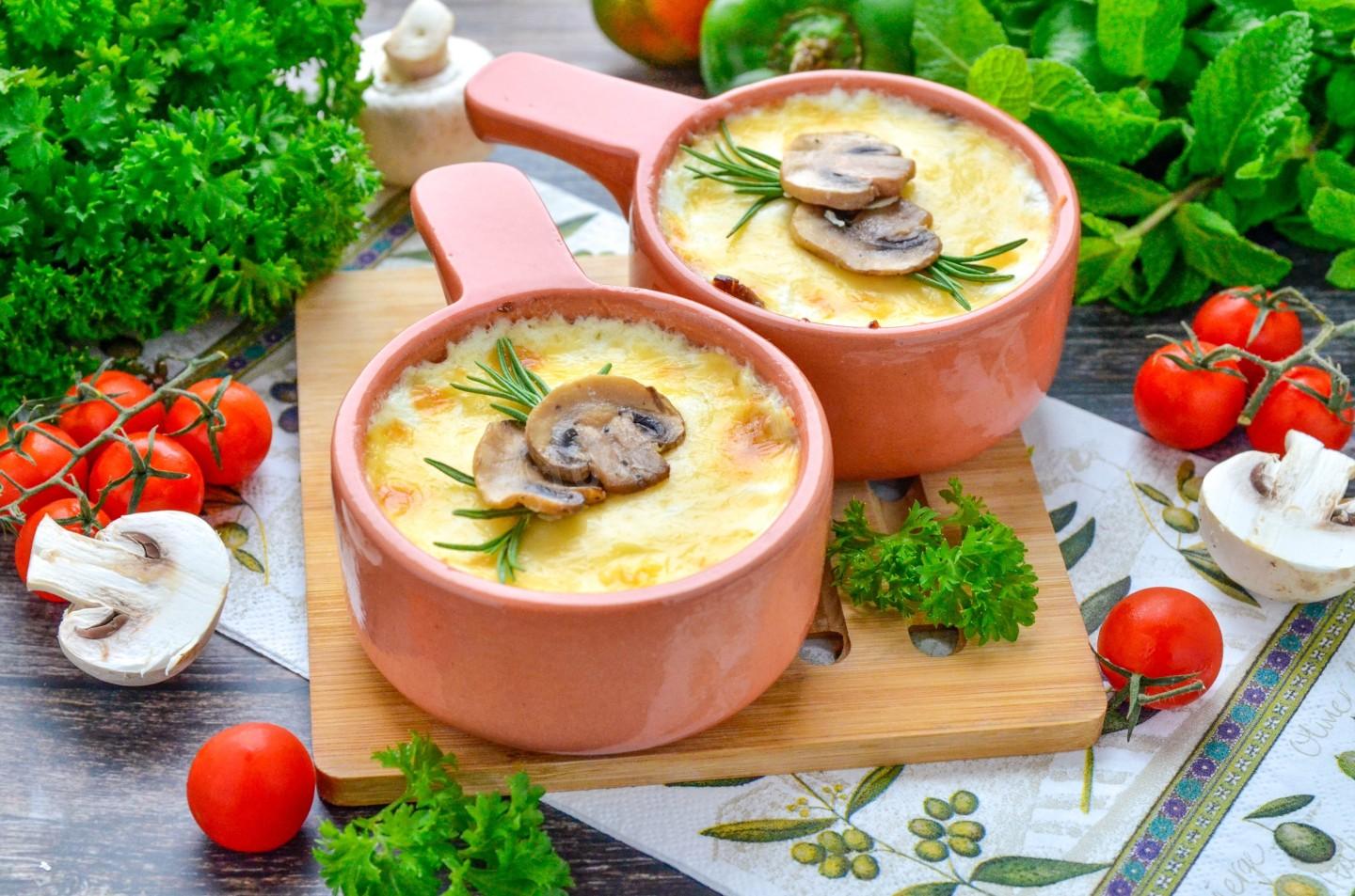 КАК ПРИГОТОВИТЬ КЛАССИЧЕСКИЙ ЖУЛЬЕН С КУРИЦЕЙ И ГРИБАМИ смотреть онлайн