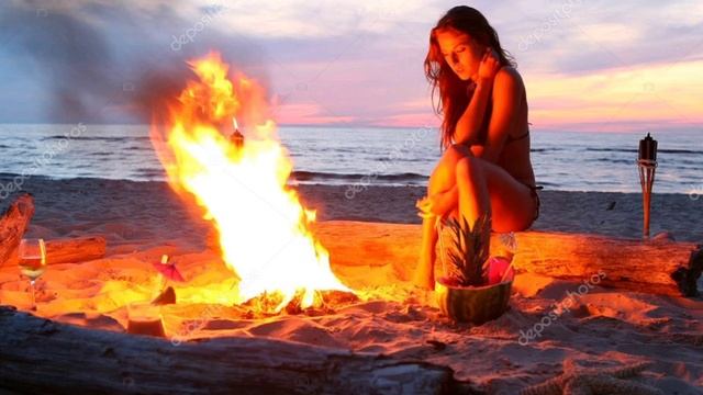 "Господь, храни моих друзей!" читает Незнакомка смотреть онлайн