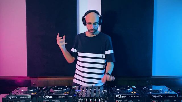 DJ, Descubra como utilizar o COLOR FX SPACE (Reverb) na mixagem смотреть онлайн