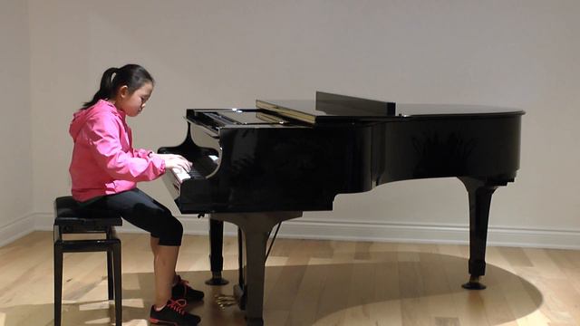 Sonatina in C Major by A. Diabelli, Julia (10 years old) смотреть онлайн