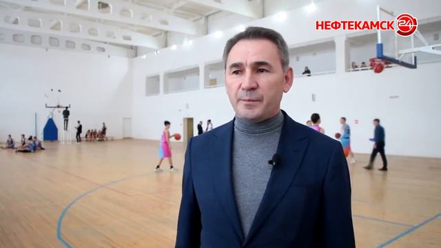 Баскетбол - еще одна страничка спортивной жизни города смотреть онлайн