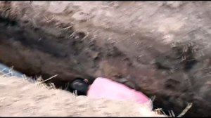 Провел воду Из Скважины в дом своими руками! Строю Один!