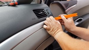 Как снять магнитофон субару трибека 2006