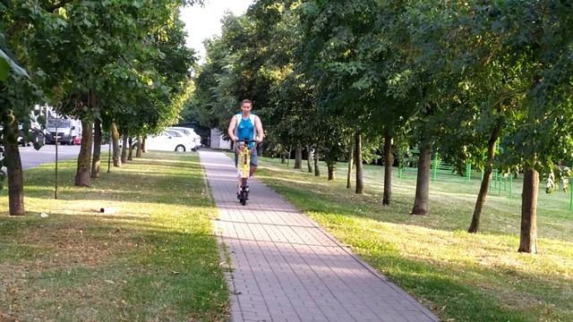 Настя с папой тестируют электросамокат смотреть онлайн