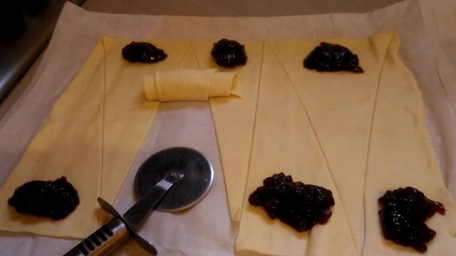 Круассаны из готового слоёного теста.Быстро и вкусно! смотреть онлайн