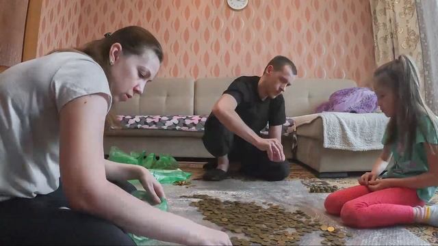 Самая большая копилка разбита! Считаем деньги вместе и подводим итоги. смотреть онлайн