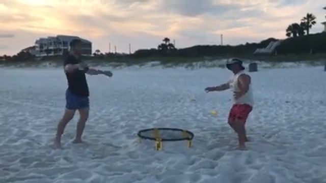 How to play Spikeball 1v1 tutorial смотреть онлайн