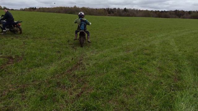 Дрифт на ALPHA 72 и на питбайке BSE EX 125 E смотреть онлайн