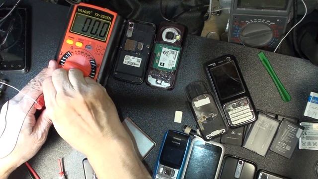 Проверка сотовых телефонов с помощью Лабораторного блока питания часть 2 смотреть онлайн