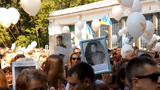 Безсмертный полк. Киев. 9 мая 2016. Без комментариев смотреть онлайн