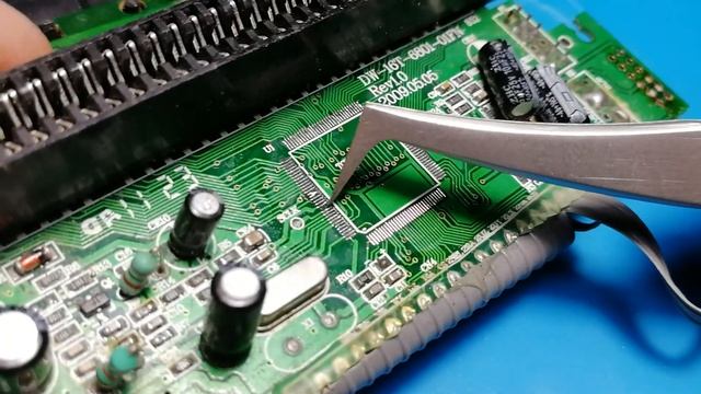 Насколько плохими могут быть клоны SEGA. Ремонт. Замена сгоревшего процессора. смотреть онлайн