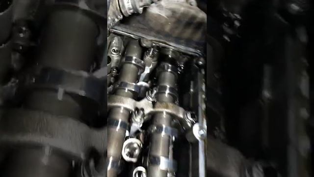 Audi Q7 V12 TDi Замена прокладки клапанной крышки