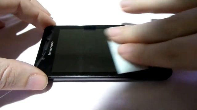 Наклейка защитного стекла на Lenovo A319 / Protective glass on Lenovo A319 смотреть онлайн