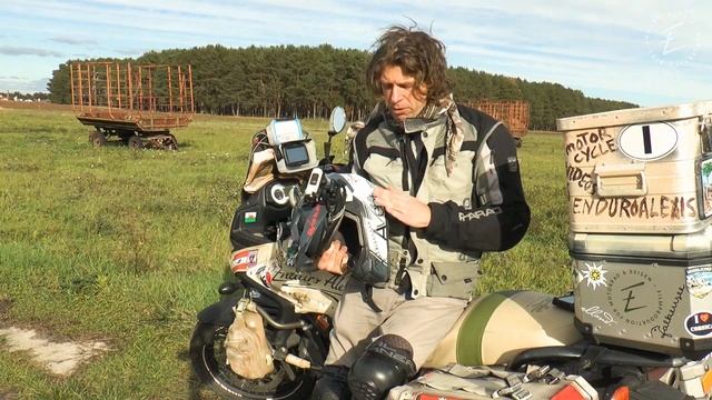 Useful Motorcycling Kit Episode 1: The MTR SX-1 Aventure Helmet by Alexis Cardes смотреть онлайн
