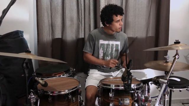 Bobby McFerrin - Don't Worry Be Happy (Drum Cover) смотреть онлайн