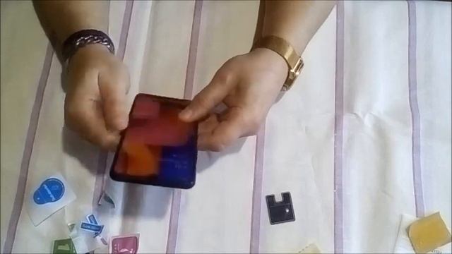 Как правильно наклеить защитное стекло на телефон. смотреть онлайн