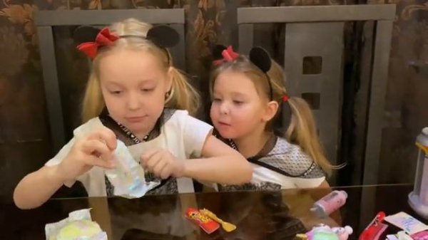 Распаковка игрушек SPARKLY CRITTERS