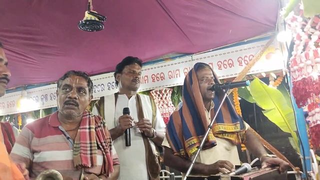 || HARE KRUSHNA HARE RAMA || RAMAYAN SONG AHE BRUKHYA LATA || #bhajan #krishna смотреть онлайн