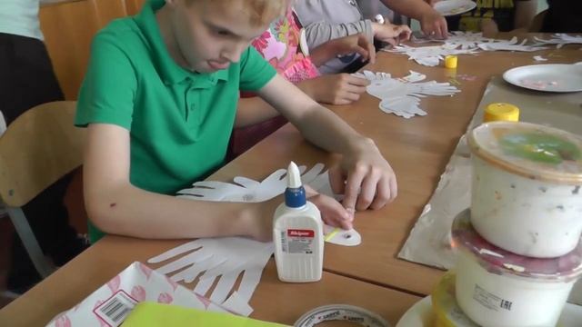 Голуби из ладошек - Арт Терапія -мастер класс для детей смотреть онлайн