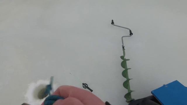 ПОЛОСАТЫЕ ЗАГИБАЮТ УДОЧКИ!!! Зимняя рыбалка 2018 - 2019. Раздача КРУПНОГО Окуня в "БАЗАРЕ" . смотреть онлайн