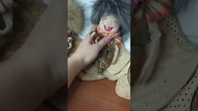 Хотите завести в своем шкафу моль, которую будут все обожать? Обзор веселой моли. смотреть онлайн